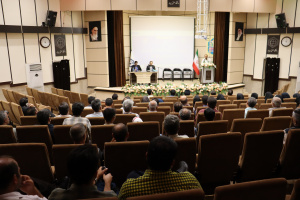 تجلیل از کارمندان نمونه دانشگاه صنعتی بیرجند به مناسبت هفته دولت و روز کارمند